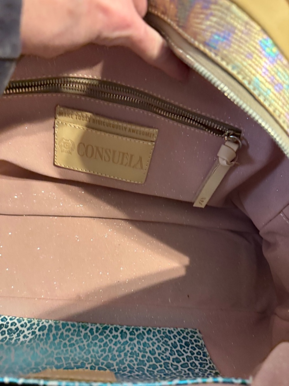 Consuela Iridescent Gloria commuter bag - Picture 4 of 12
